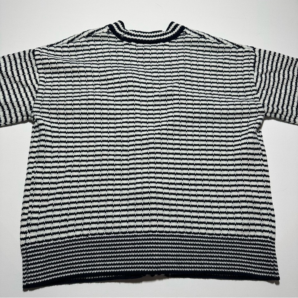 Tahari Knit V-Neck Cardigan; Black/White Stripes; Silver Accents - Women Medium - Picture 8 of 15